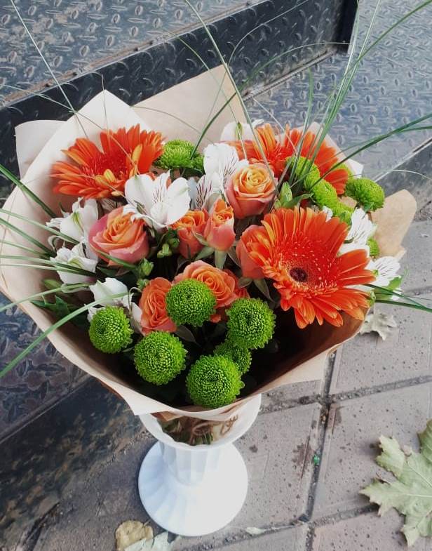 Букет цветов из: Герберы, Хризантемы, Альстромерии и Розы в Обнинске