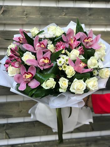 Букет цветов из: Розы и Хризантемы в Обнинске