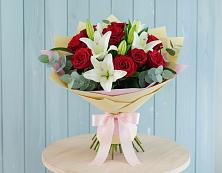 Букет цветов из:  Лилии и Розы в Обнинске