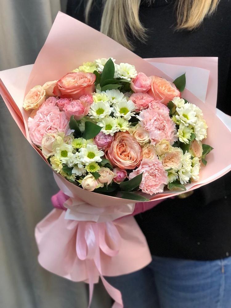 Букет цветов из: Гвоздики, Розы и Хризантемы в Обнинске