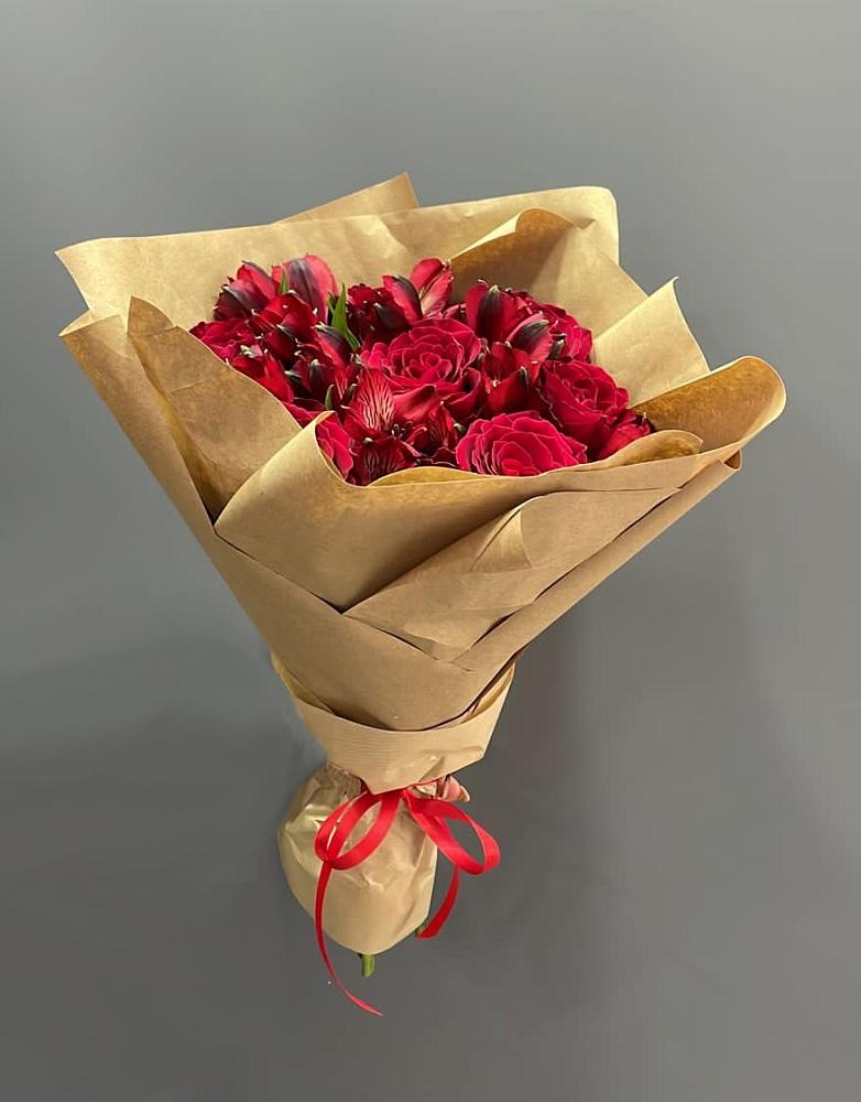 Букет цветов из: Альстромерии и Розы в Обнинске