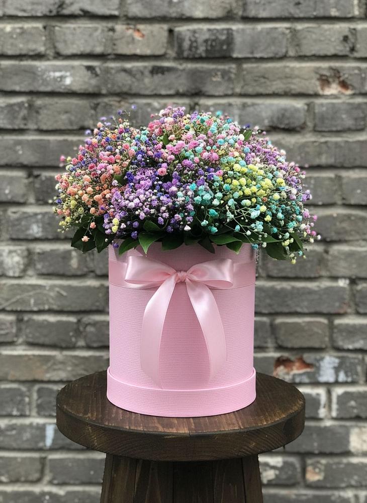 Цветочная композиция из Гипсофила и Розы в шляпной коробке в Обнинске