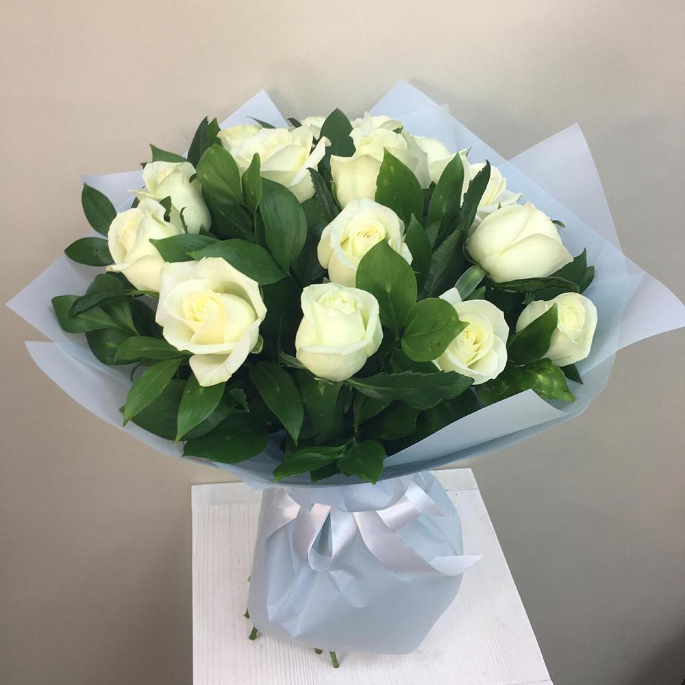 Букет 15 Белых роз Проуд в Обнинске