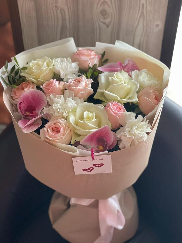 Букет цветов из: Орхидеи, Розы и Гвоздики в Обнинске