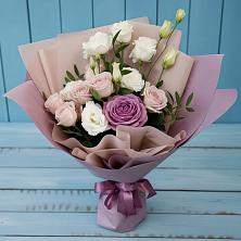 Букет цветов из:  Розы и Лизиантусы в Обнинске