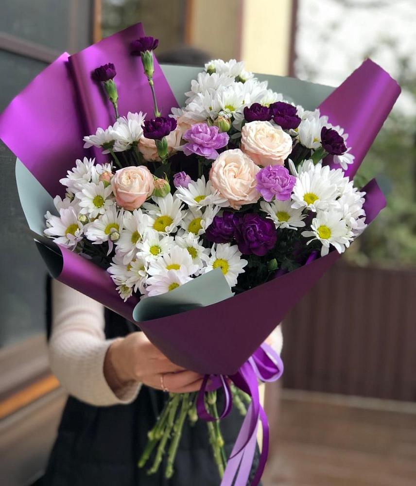 Букет цветов из: Хризантемы, Гвоздики и Розы в Обнинске