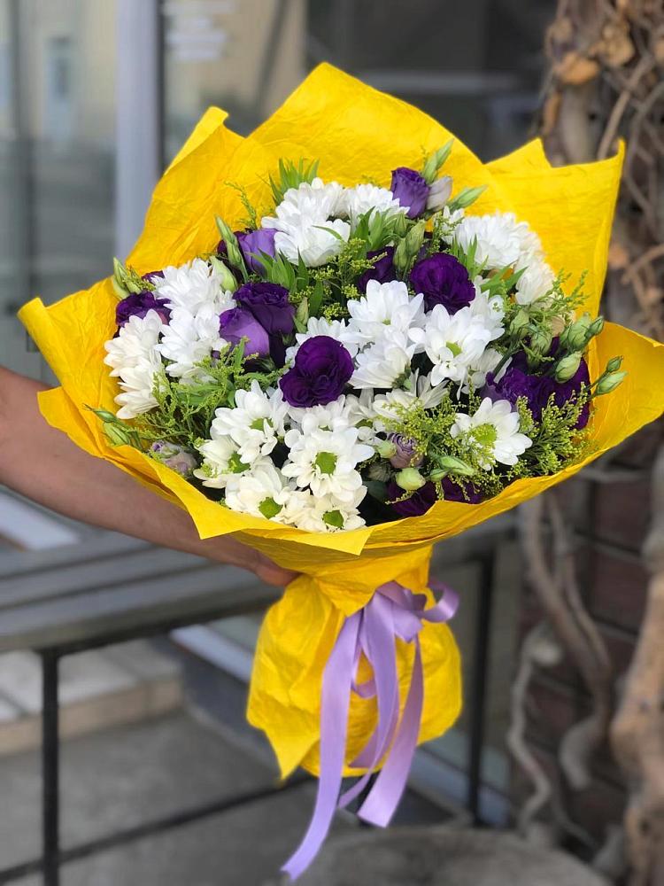 Букет цветов из: Ирисы, Хризантемы и Ромашки в Обнинске