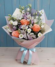 Букет цветов из:  Лизиантусы, Розы, Альстромерии и Гипсофила в Обнинске