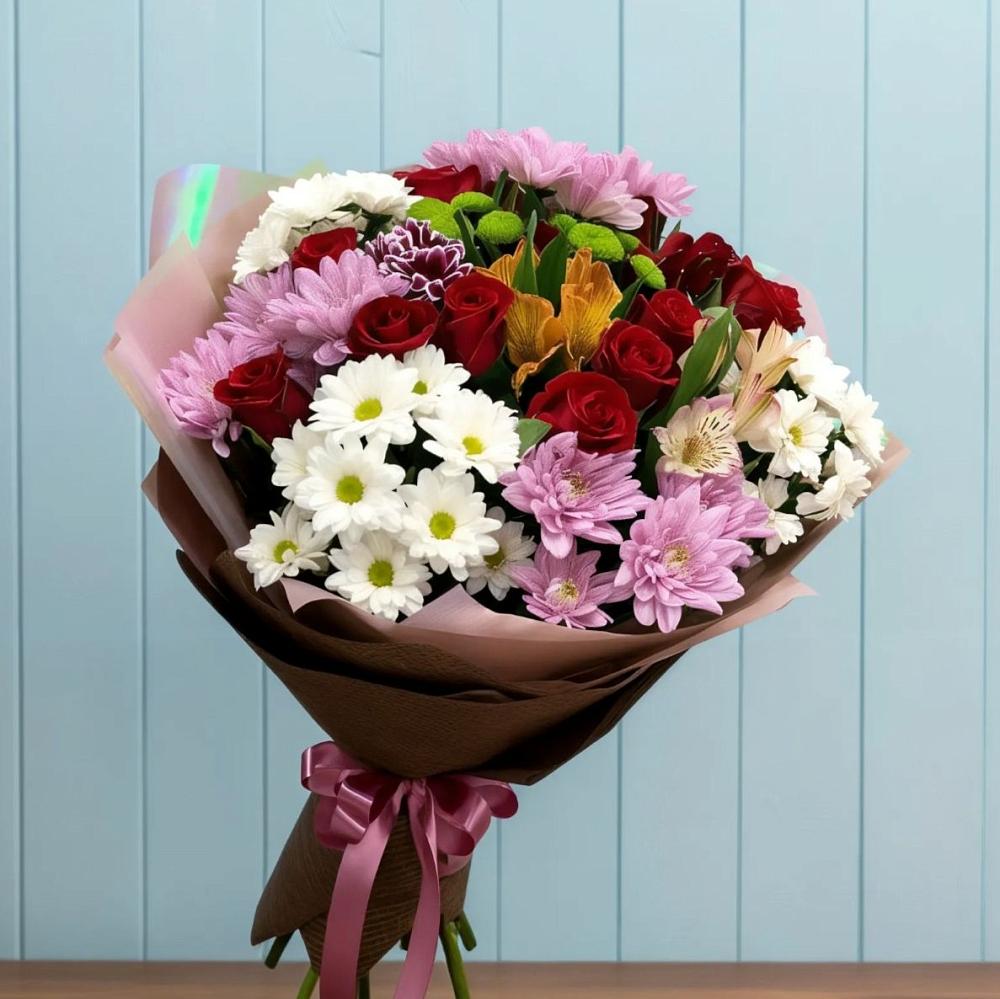 Букет цветов из: Розы, Хризантемы и Альстромерии в Обнинске