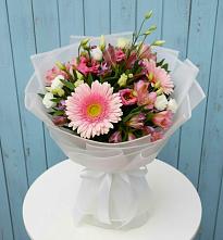 Букет цветов из:  Герберы, Альстромерии и Лизиантусы #REPLACE_PRED# Обнинске